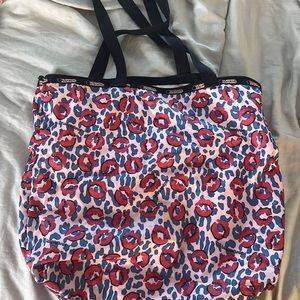 Lesportsac zippered tote great condition